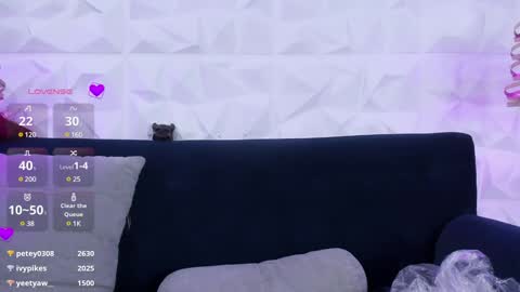 Snapshot of sherydan_love chatting on 01/25/25, 10:28 mia online show from 01/25/25, 10:28