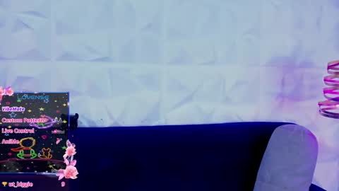 Snapshot of sherydan_love chatting on 02/13/25, 11:26 mia online show from 02/13/25, 11:26