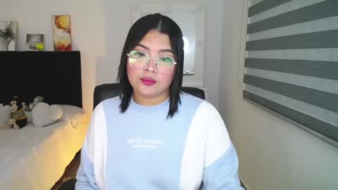 Snapshot of sheryl_stone2 chatting on 02/18/25, 02:49 Sheryl Stone2 online show from 02/18/25, 02:49