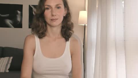 Snapshot of shesleepsnaked chatting on 11/13/25, 02:49 shesleepsnaked online show from 11/13/25, 02:49