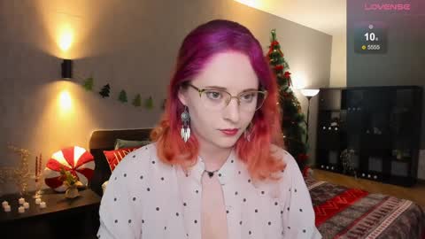 Snapshot of sheslinki chatting on 12/23/24, 12:08 Hello guys my name is Aemilia online show from 12/23/24, 12:08