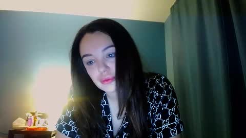 Vikki online show from 11/21/25, 07:34