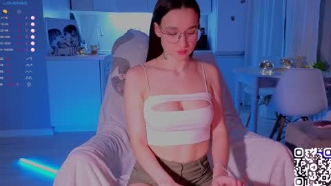 Snapshot of shey1i chatting on 12/23/24, 06:48 Sheyli online show from 12/23/24, 06:48