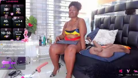 Snapshot of sheyla__ebony chatting on 06/27/26, 10:15 sheyla__ebony online show from 06/27/26, 10:15
