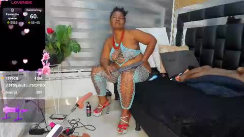 Snapshot of sheyla__ebony chatting on 07/14/26, 11:43 sheyla__ebony online show from 07/14/26, 11:43