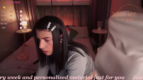 Snapshot of sheyla_hills_ chatting on 11/28/25, 04:26 Sheyla online show from 11/28/25, 04:26