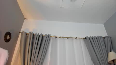 Snapshot of sheyla_hills_ chatting on 12/14/25, 04:12 Sheyla online show from 12/14/25, 04:12