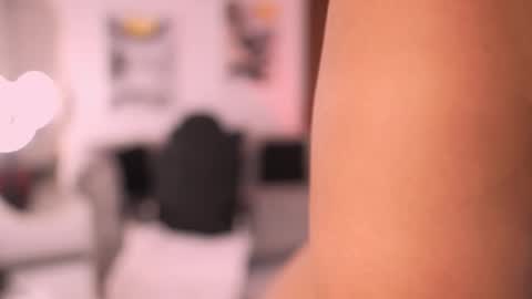 Sheyla Bakerr  online show from 10/15/25, 10:59