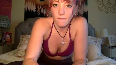 shh_itsmoon online show from 09/30/25, 09:09