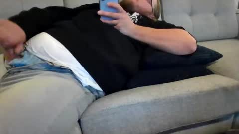 Snapshot of shifty885 chatting on 10/28/25, 12:58 shifty885 online show from 10/28/25, 12:58