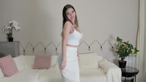 Snapshot of shine_chanel chatting on 12/06/24, 03:44 Chanel online show from 12/06/24, 03:44