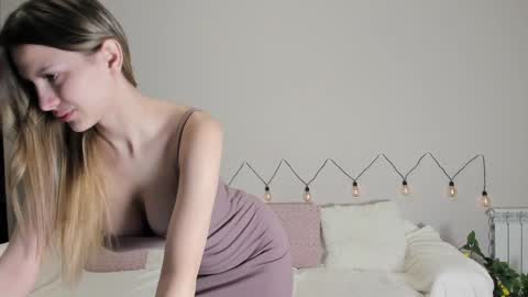 Snapshot of shine_chanel chatting on 12/09/24, 06:35 Chanel online show from 12/09/24, 06:35