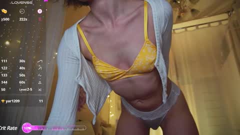 Snapshot of shine_lines chatting on 01/27/25, 03:28 L I A online show from 01/27/25, 03:28