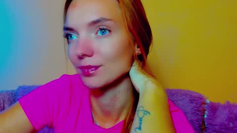 Snapshot of shinelikea_diamond chatting on 10/07/25, 08:39 Alexis online show from 10/07/25, 08:39