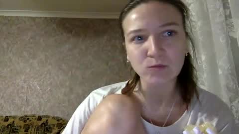 Snapshot of shining_pearl chatting on 02/26/25, 09:48 Jesica online show from 02/26/25, 09:48