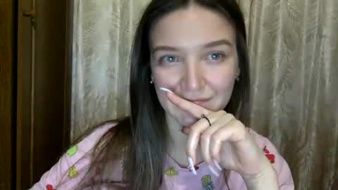 Snapshot of shining_pearl chatting on 02/27/25, 06:53 Jesica online show from 02/27/25, 06:53