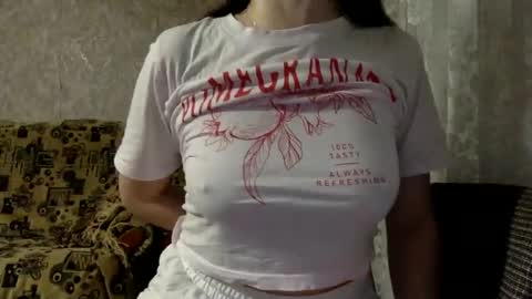 Snapshot of shining_pearl chatting on 03/04/25, 06:39 Jesica online show from 03/04/25, 06:39