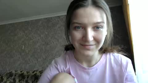 Snapshot of shining_pearl chatting on 03/08/25, 11:27 Jesica online show from 03/08/25, 11:27