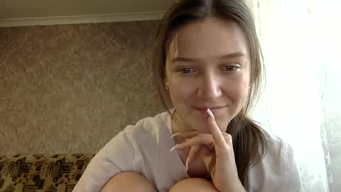 Snapshot of shining_pearl chatting on 03/10/25, 03:20 Jesica online show from 03/10/25, 03:20