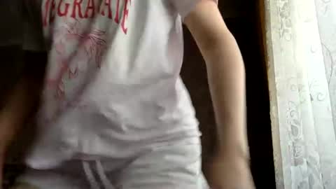 Snapshot of shining_pearl chatting on 03/11/25, 12:28 Jesica online show from 03/11/25, 12:28