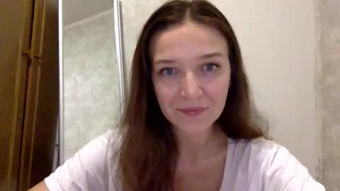 Snapshot of shining_pearl chatting on 09/11/25, 09:48 Jesica online show from 09/11/25, 09:48