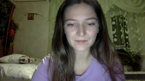 Snapshot of shining_pearl chatting on 09/17/25, 08:32 Jesica online show from 09/17/25, 08:32