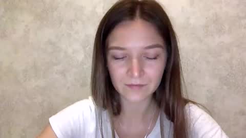 Snapshot of shining_pearl chatting on 09/20/25, 08:21 Jesica online show from 09/20/25, 08:21