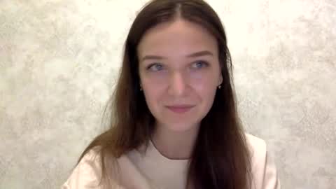 Snapshot of shining_pearl chatting on 10/18/25, 09:15 Jesica online show from 10/18/25, 09:15