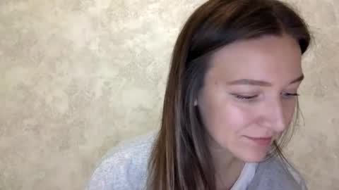 Snapshot of shining_pearl chatting on 10/21/25, 07:58 Jesica online show from 10/21/25, 07:58