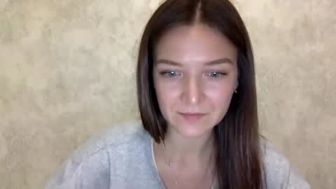 Snapshot of shining_pearl chatting on 10/22/25, 09:03 Jesica online show from 10/22/25, 09:03