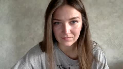 Snapshot of shining_pearl chatting on 10/23/25, 09:52 Jesica online show from 10/23/25, 09:52