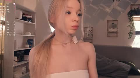 Stella  online show from 04/02/26, 09:40