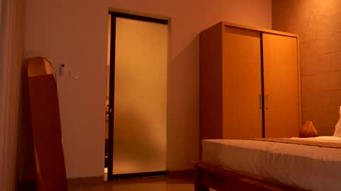 Nika online show from 11/24/25, 10:59