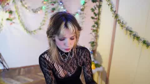 Snapshot of shiny_jail chatting on 12/04/25, 12:42 JennyMira THANK YOU FOR 77 777 online show from 12/04/25, 12:42