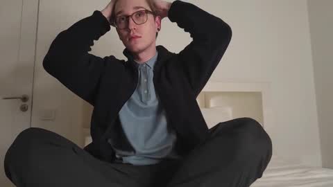 Snapshot of shirizo chatting on 03/01/26, 09:39 Matthew online show from 03/01/26, 09:39