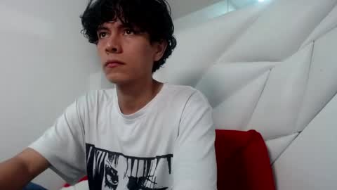 Snapshot of shirowitheb chatting on 04/12/26, 12:21 SHIRO online show from 04/12/26, 12:21