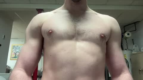 Snapshot of shirtlesshunk15 chatting on 02/15/26, 07:51 shirtlesshunk15 online show from 02/15/26, 07:51