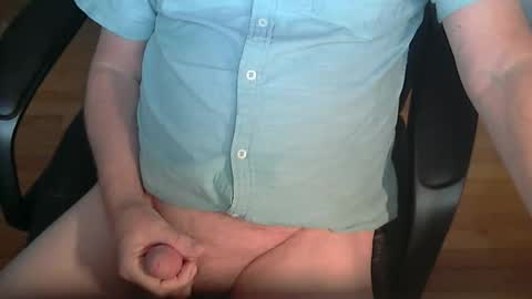 Snapshot of shlup chatting on 11/19/25, 01:11 shlup online show from 11/19/25, 01:11