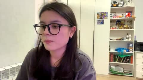 Marie online show from 05/03/26, 02:23