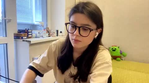 Snapshot of shontagrabowski chatting on 06/16/26, 02:30 Marie online show from 06/16/26, 02:30