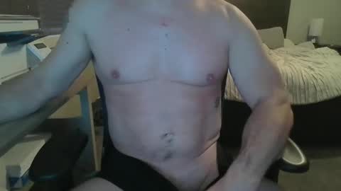 Snapshot of shorterhair99698298 chatting on 11/25/25, 03:23 shorterhair99698298 online show from 11/25/25, 03:23