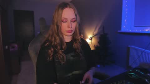 Snapshot of shorty_di chatting on 12/15/24, 09:20 Diana online show from 12/15/24, 09:20