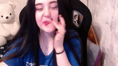 Snapshot of show_for_you chatting on 12/17/24, 02:44 show_for_you online show from 12/17/24, 02:44