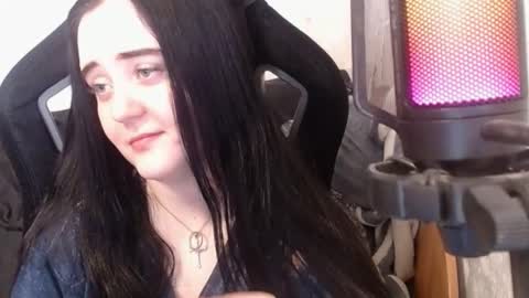 Snapshot of show_for_you chatting on 03/05/25, 06:54 show_for_you online show from 03/05/25, 06:54