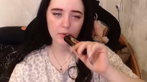 Snapshot of show_for_you chatting on 10/06/25, 08:23 show_for_you online show from 10/06/25, 08:23