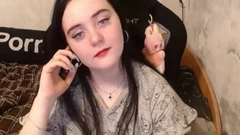 Snapshot of show_for_you chatting on 10/20/25, 12:27 show_for_you online show from 10/20/25, 12:27