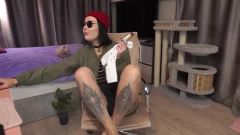 Anna online show from 10/31/25, 06:42