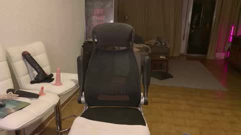 Snapshot of showmebbw chatting on 11/09/25, 07:56 Mimi online show from 11/09/25, 07:56