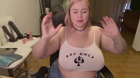 Mimi   online show from 11/29/25, 01:14