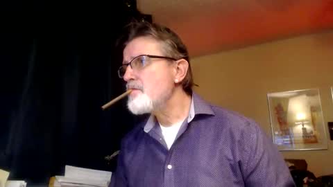 Snapshot of shrewtamer chatting on 01/15/26, 02:27 shrewtamer online show from 01/15/26, 02:27